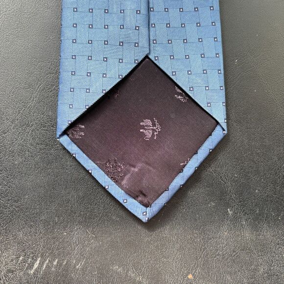 Brooks Brothers 346 Blue Geometric Silk Made In The USA Tie - Picture 7 of 7